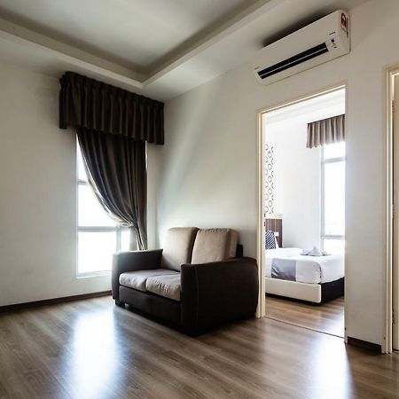 E-Red Hotel Melaka Extérieur photo