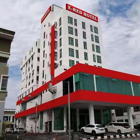 E-Red Hotel Melaka Extérieur photo