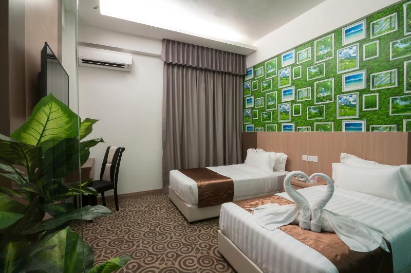 E-Red Hotel Melaka Extérieur photo