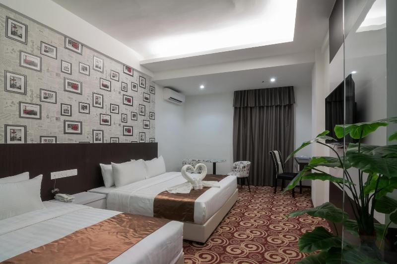 E-Red Hotel Melaka Extérieur photo
