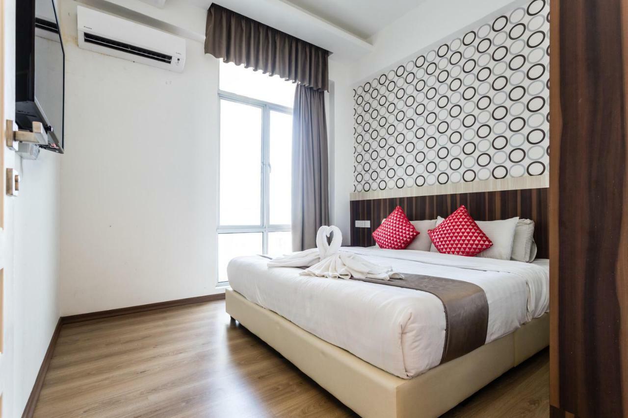E-Red Hotel Melaka Extérieur photo