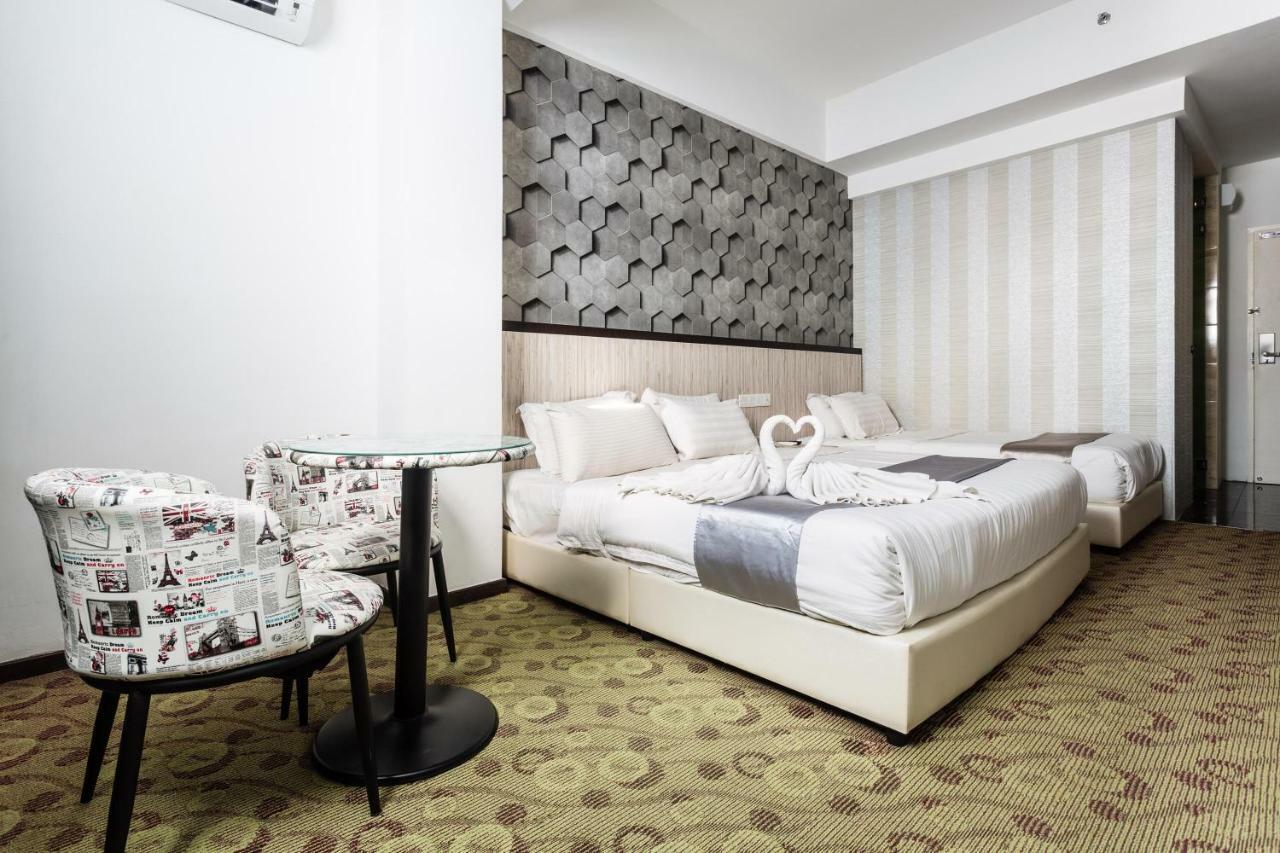 E-Red Hotel Melaka Extérieur photo