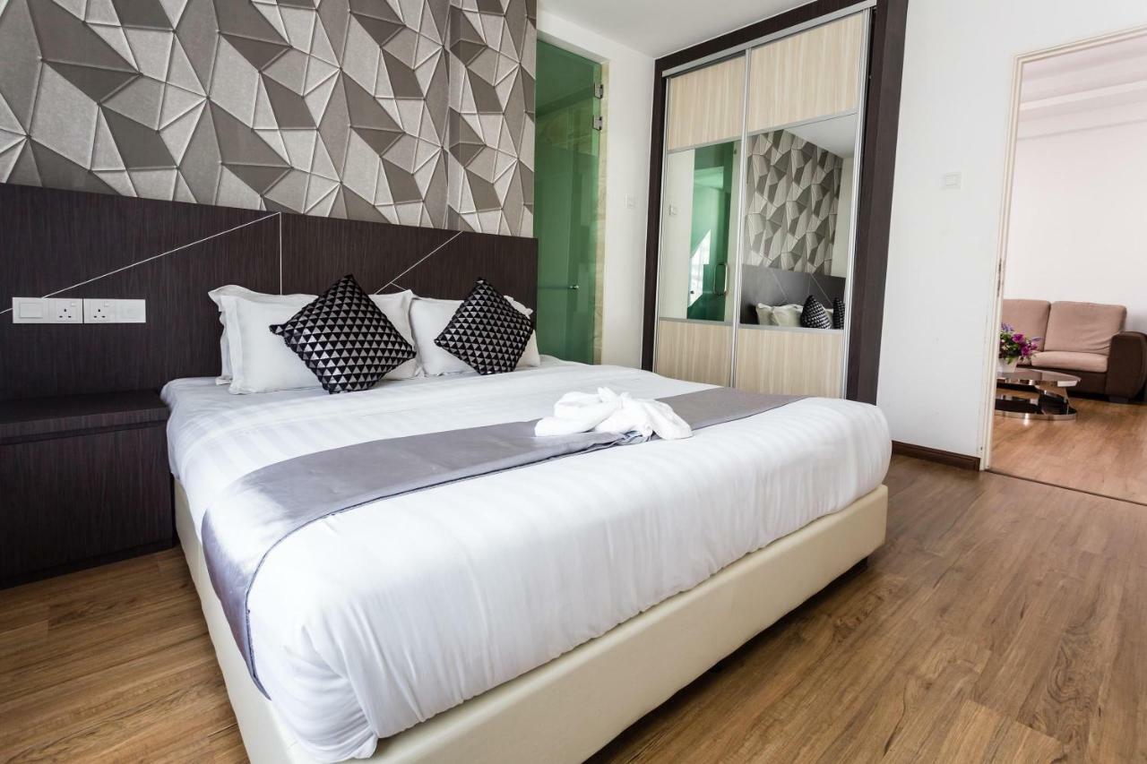 E-Red Hotel Melaka Extérieur photo